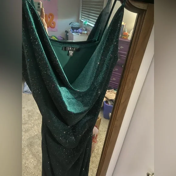 Emerald Cowell neck cocktail dress - Picture 3 of 3